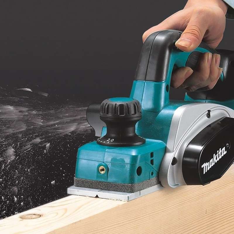 Akku-Hobel MAKITA DKP180ZJ 18 V 82 mm
